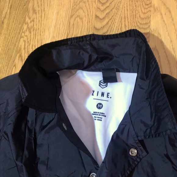 ZINE Button Up Windbreaker With Adjustable Collar - Picture 3 of 5